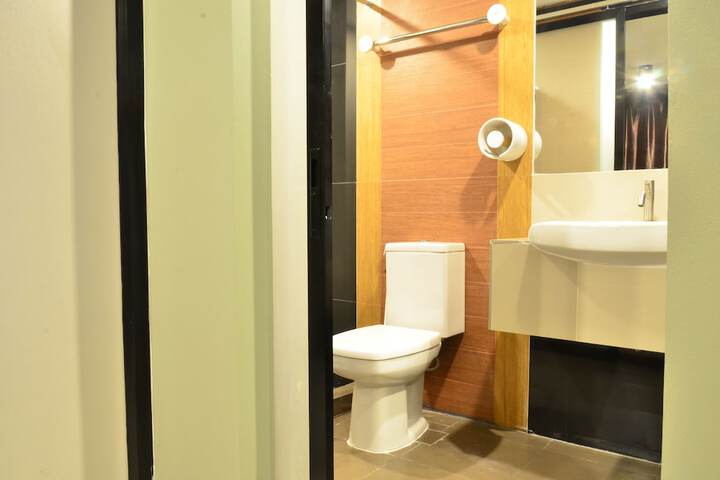 Room 13 of 27