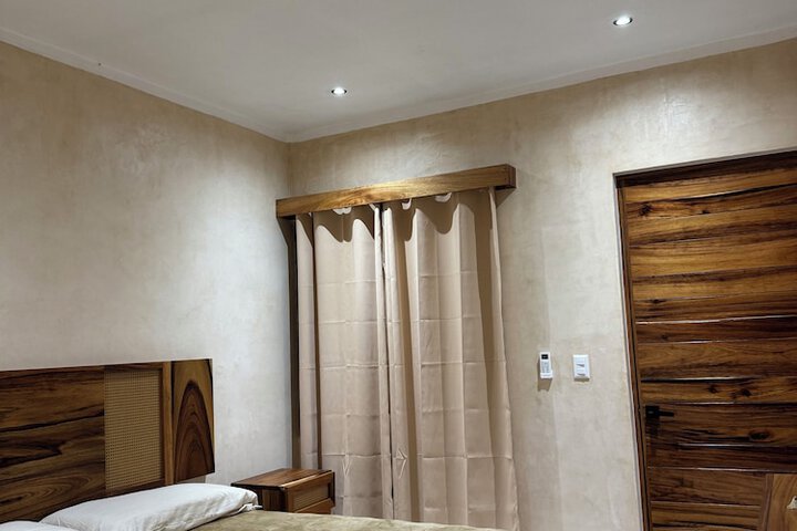 Room 5 of 28