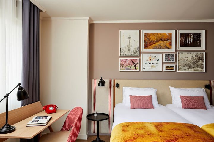 Room 5 of 48