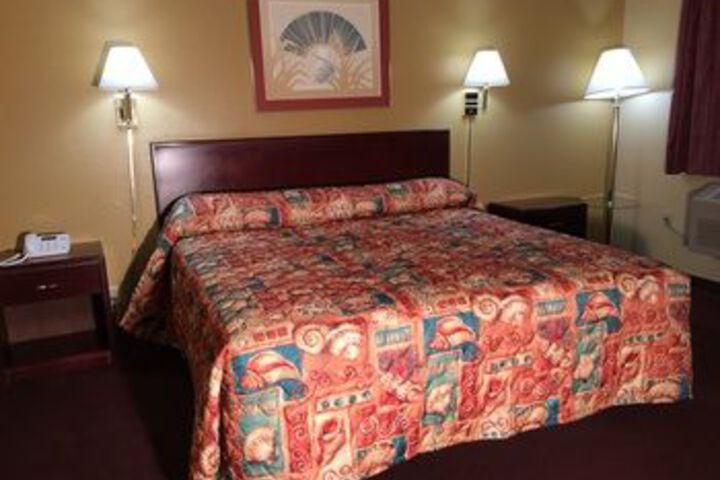 Room 17 of 24