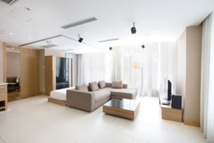 Room 50 of 53