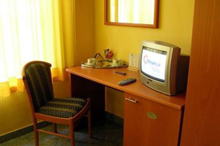 Room 24 of 25