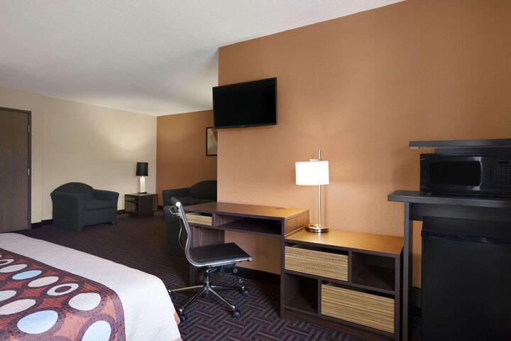 1 King Bed (6 of 10)