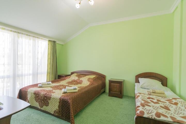 Room 6 of 37