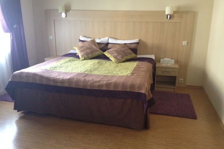 Room 12 of 21