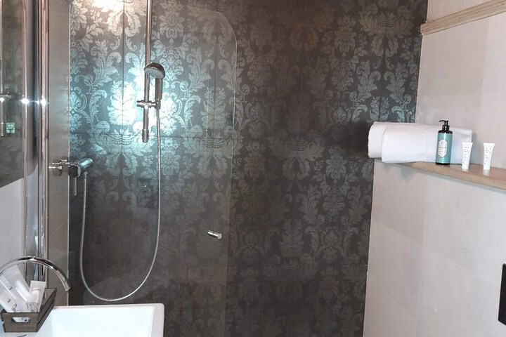Room 29 of 46