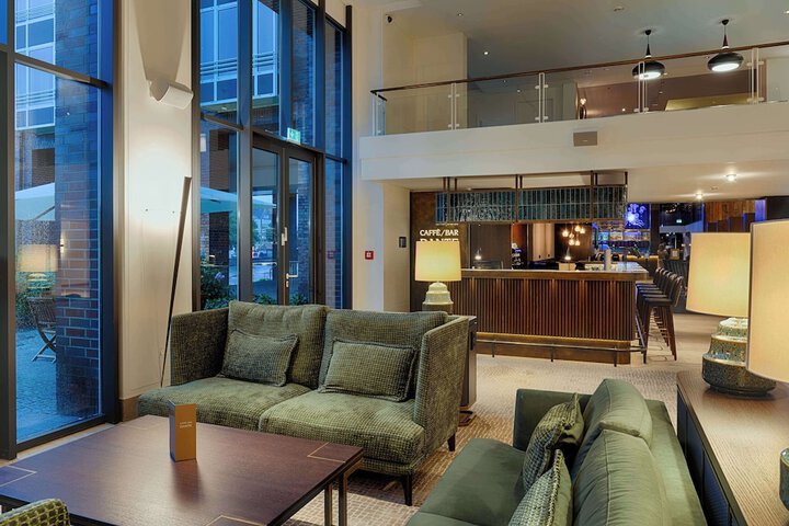 Lounge 89 of 143