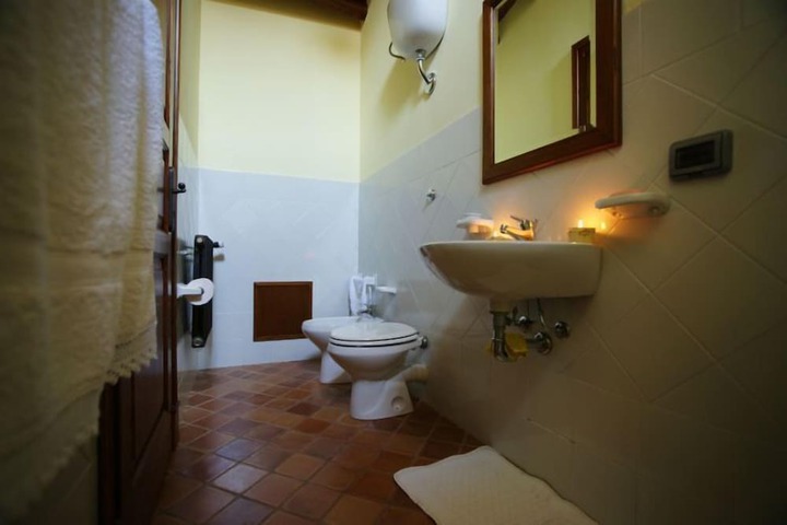 Room 14 of 27