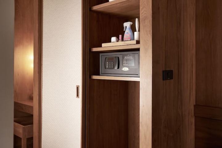 Room 22 of 193