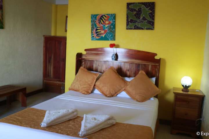 Room 4 of 38