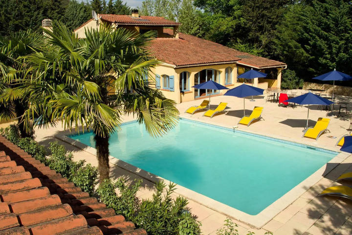 Pool 14 of 17