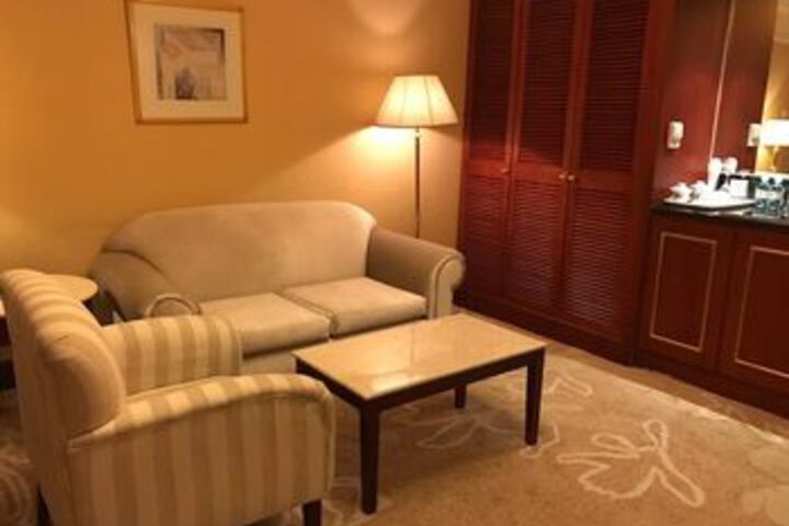 Room 30 of 43