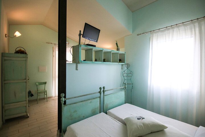 Room 3 of 35