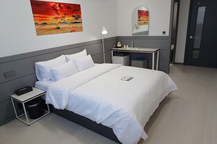 Room 14 of 20