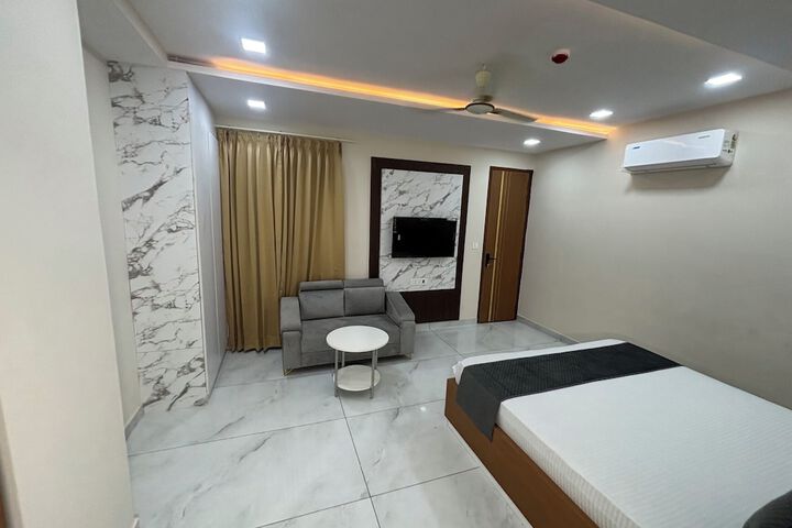 Room 27 of 47