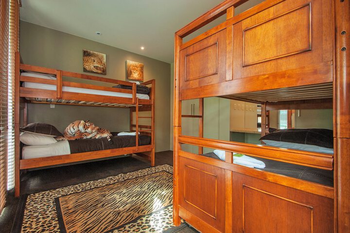 Room 5 of 44