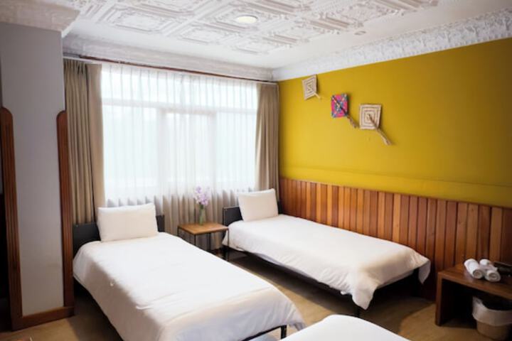 Room 11 of 30