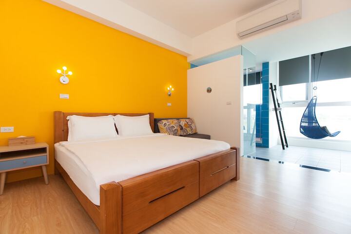 Room 33 of 42