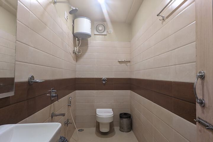 Room 115 of 150