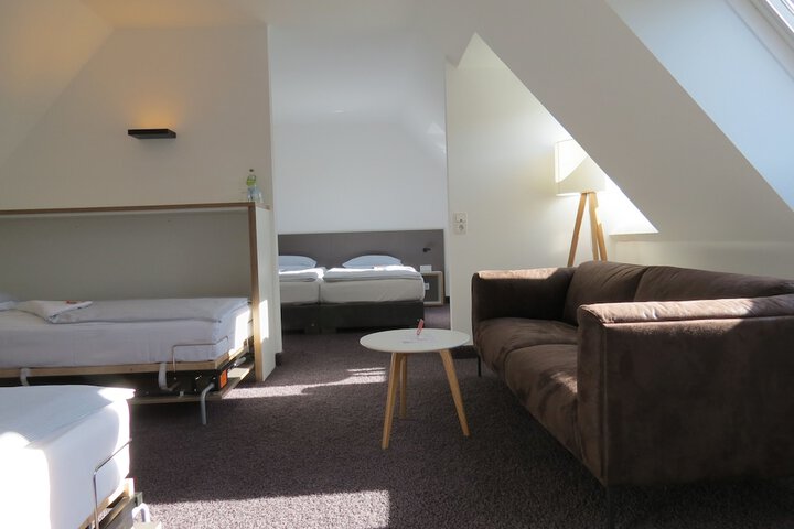 Room 64 of 125