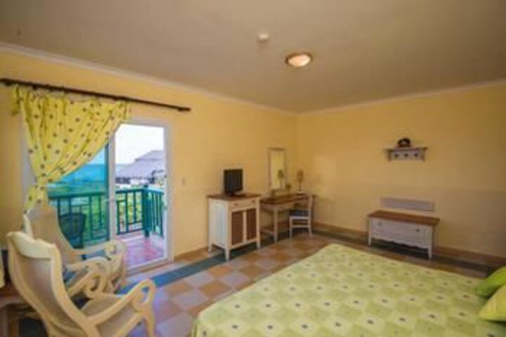 Room 9 of 22