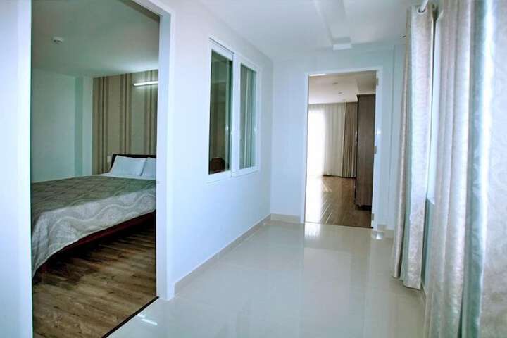 Room 8 of 27