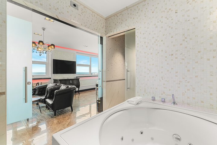 Room 71 of 113