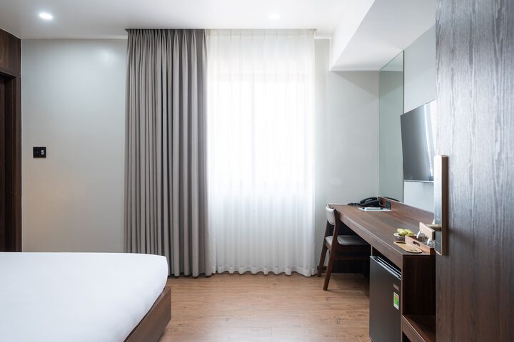 Room 28 of 93