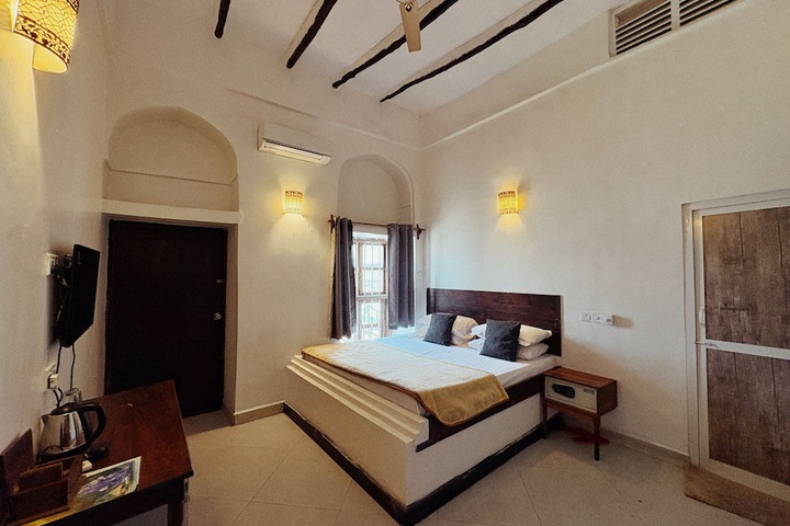 Stonetown Tides Hotel
