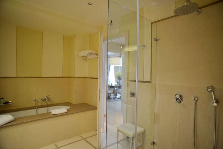 Room 158 of 216