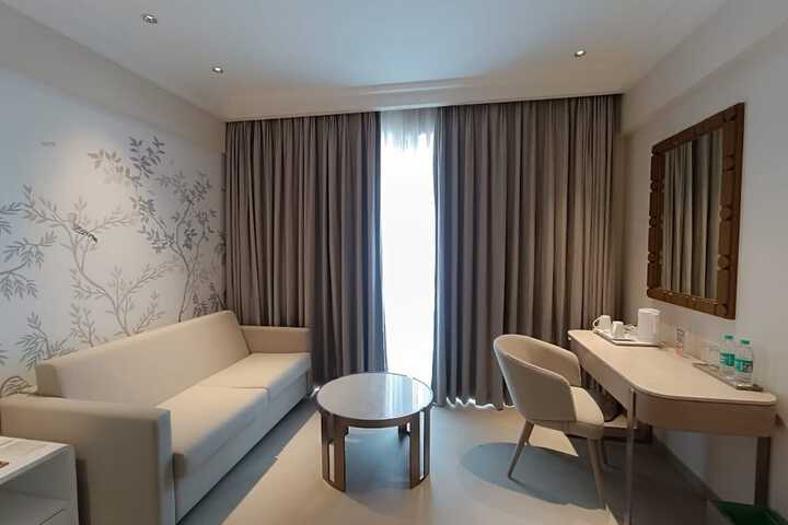 Room 21 of 49