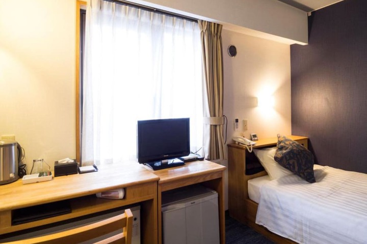 Room 11 of 45