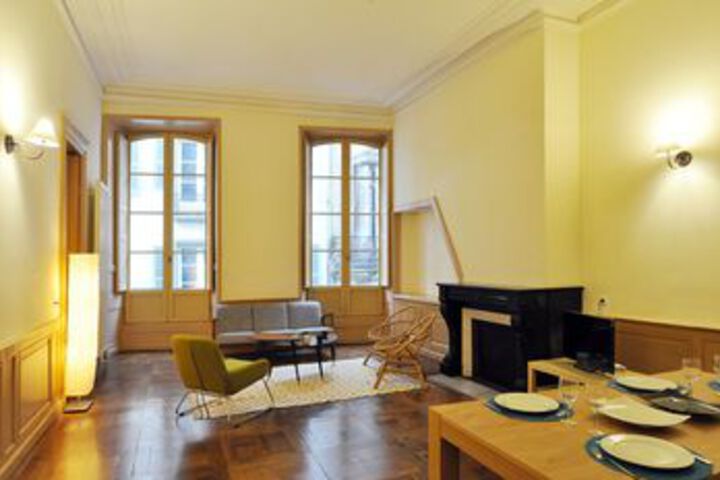 Room 7 of 11