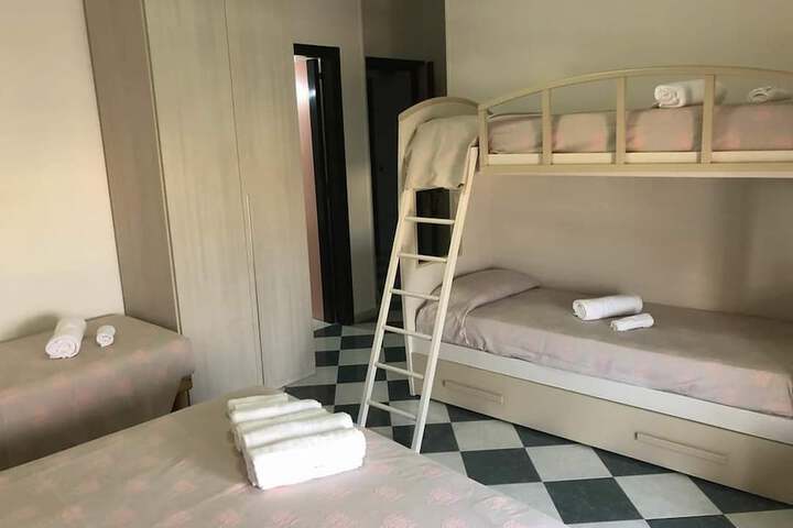 Room 9 of 39