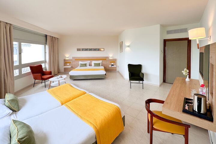 Room 15 of 72