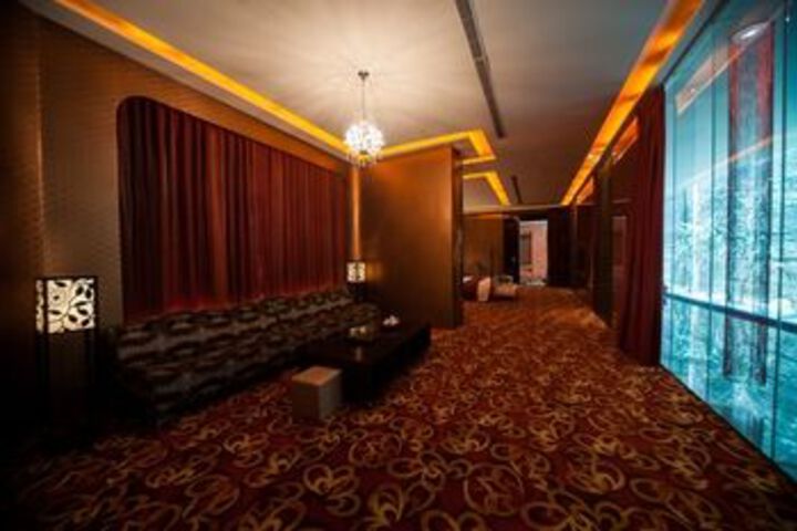 Ballroom/Hall 23 of 31