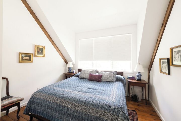 Room 2 of 63