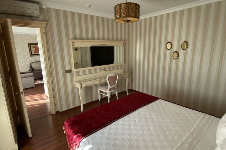 Room 15 of 53