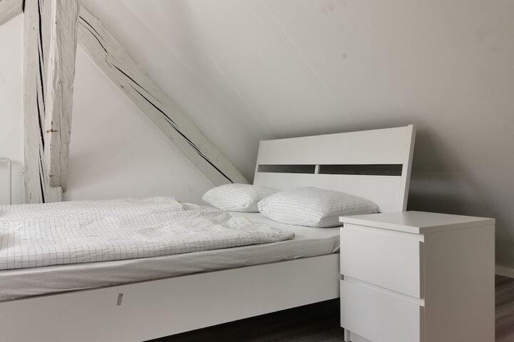 Room 6 of 45