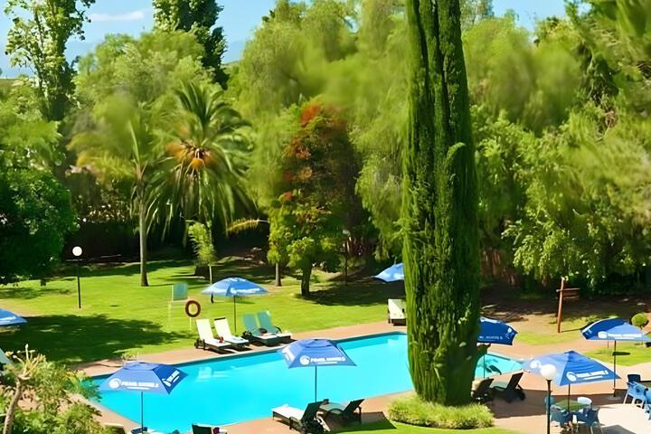 Pool 7 of 10