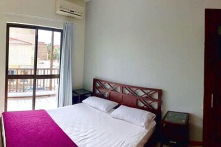 Room 34 of 77