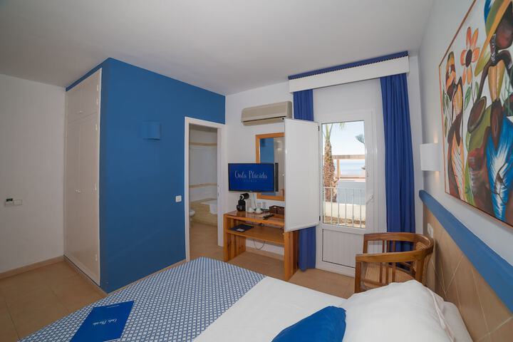 Room 5 of 17