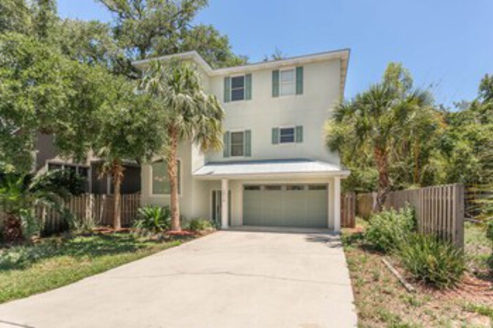 1012 Sherman Avenue by Hodnett Cooper in St. Simons Island, GA