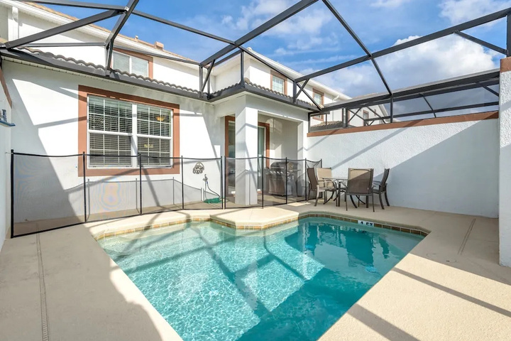 Pool 10 of 20