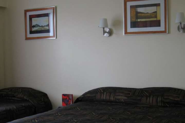 Room 5 of 32