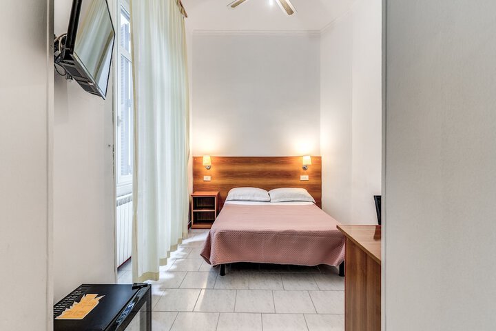 Room 2 of 25