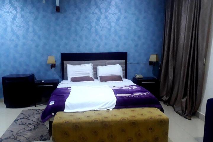 Room 6 of 7