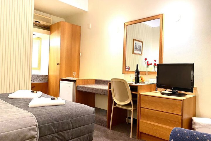 Room 17 of 47
