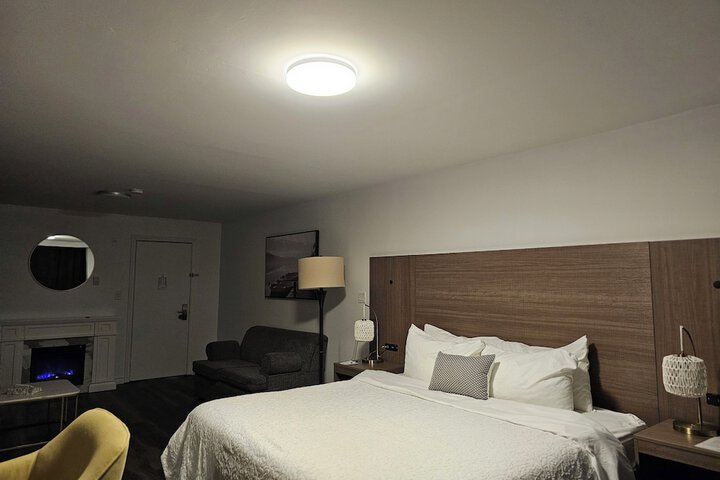 Room 9 of 17