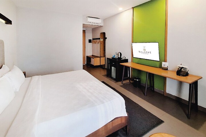 Room 14 of 49